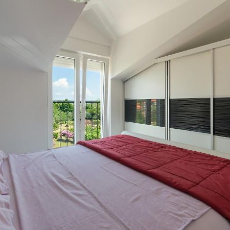 Apartments Goran By Rent Istria Umago Esterno foto