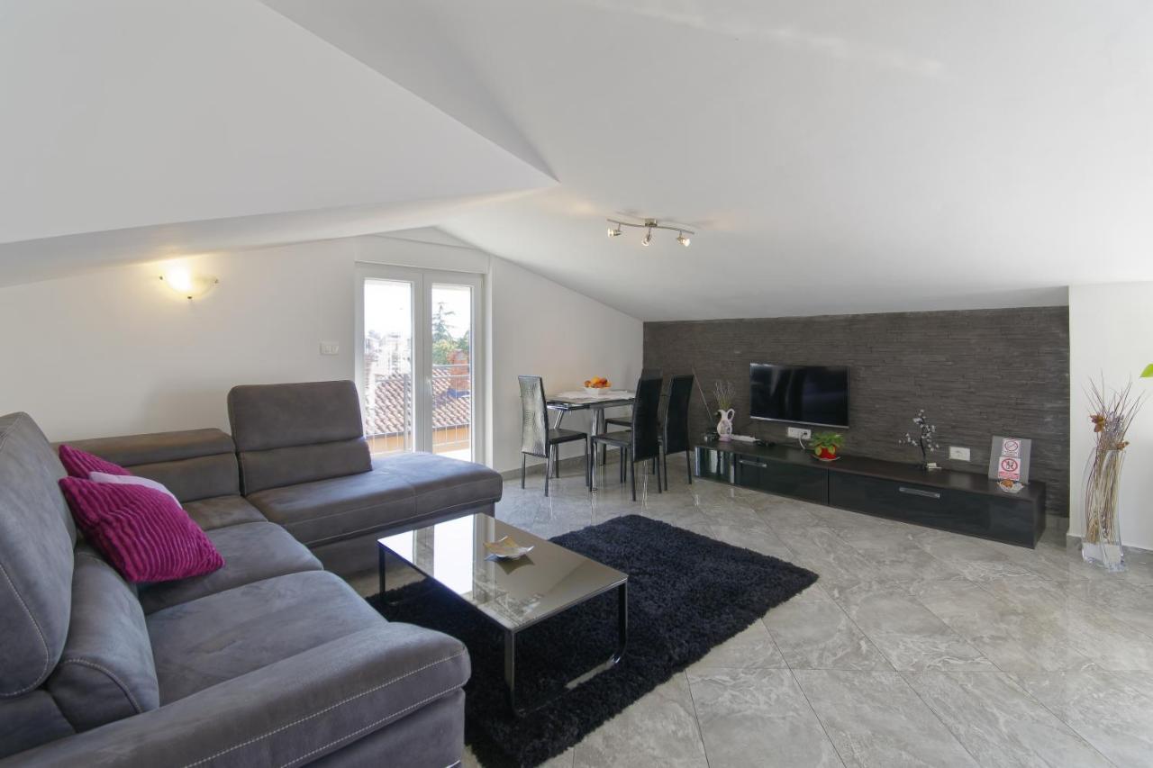 Apartments Goran By Rent Istria Umago Esterno foto