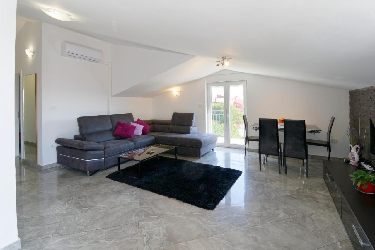 Apartments Goran By Rent Istria Umago Esterno foto
