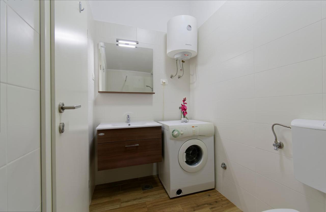 Apartments Goran By Rent Istria Umago Esterno foto