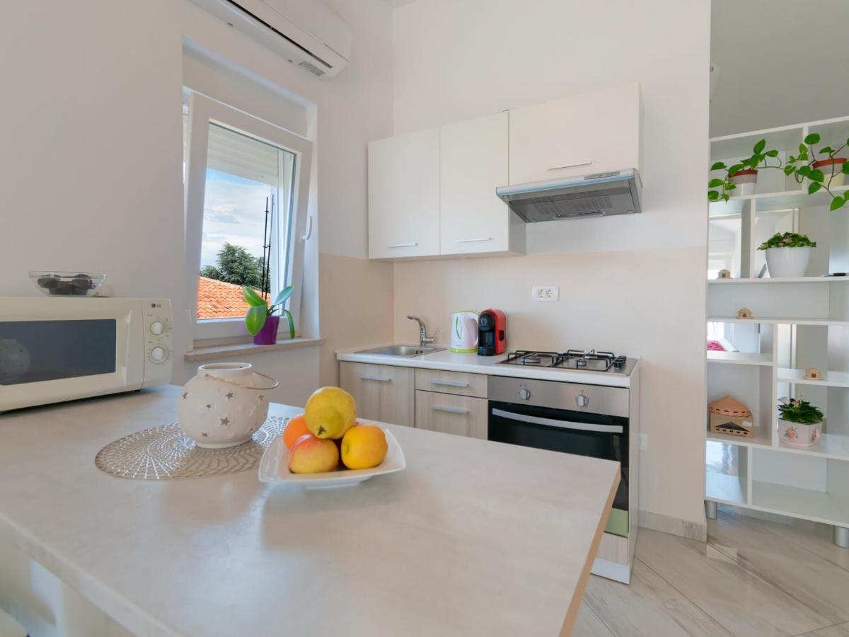 Apartments Goran By Rent Istria Umago Esterno foto
