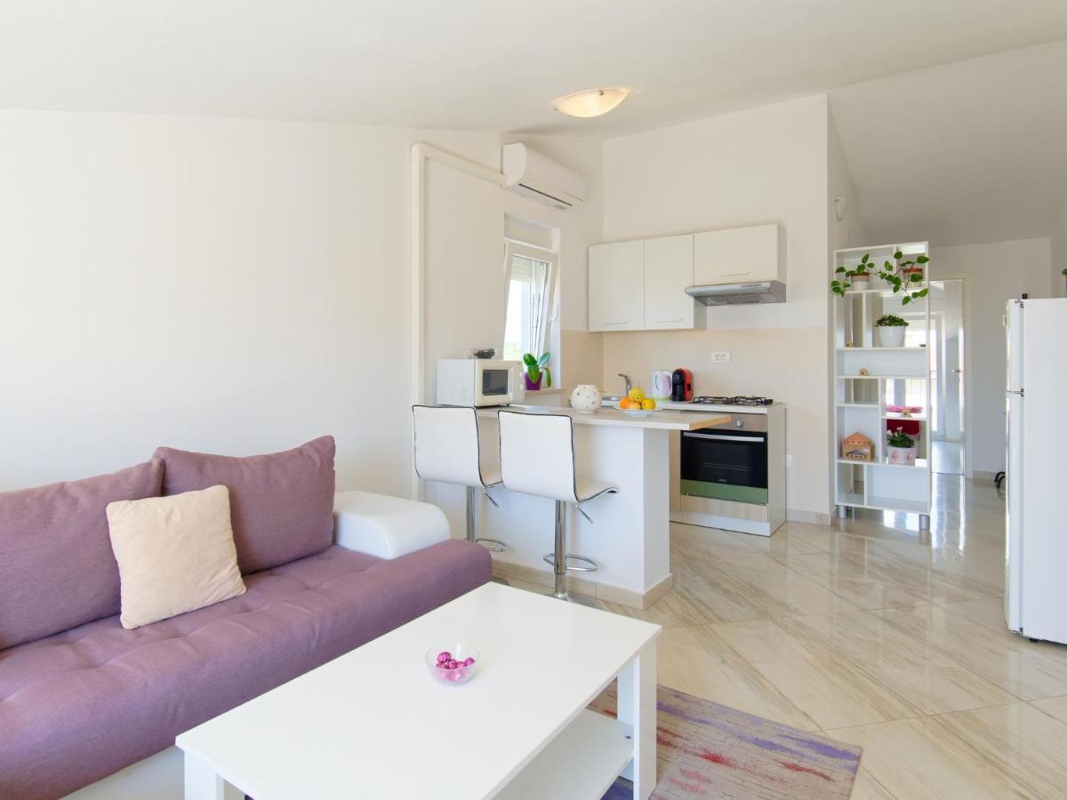 Apartments Goran By Rent Istria Umago Esterno foto
