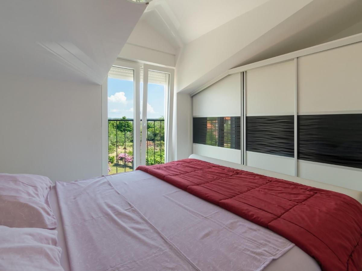 Apartments Goran By Rent Istria Umago Esterno foto